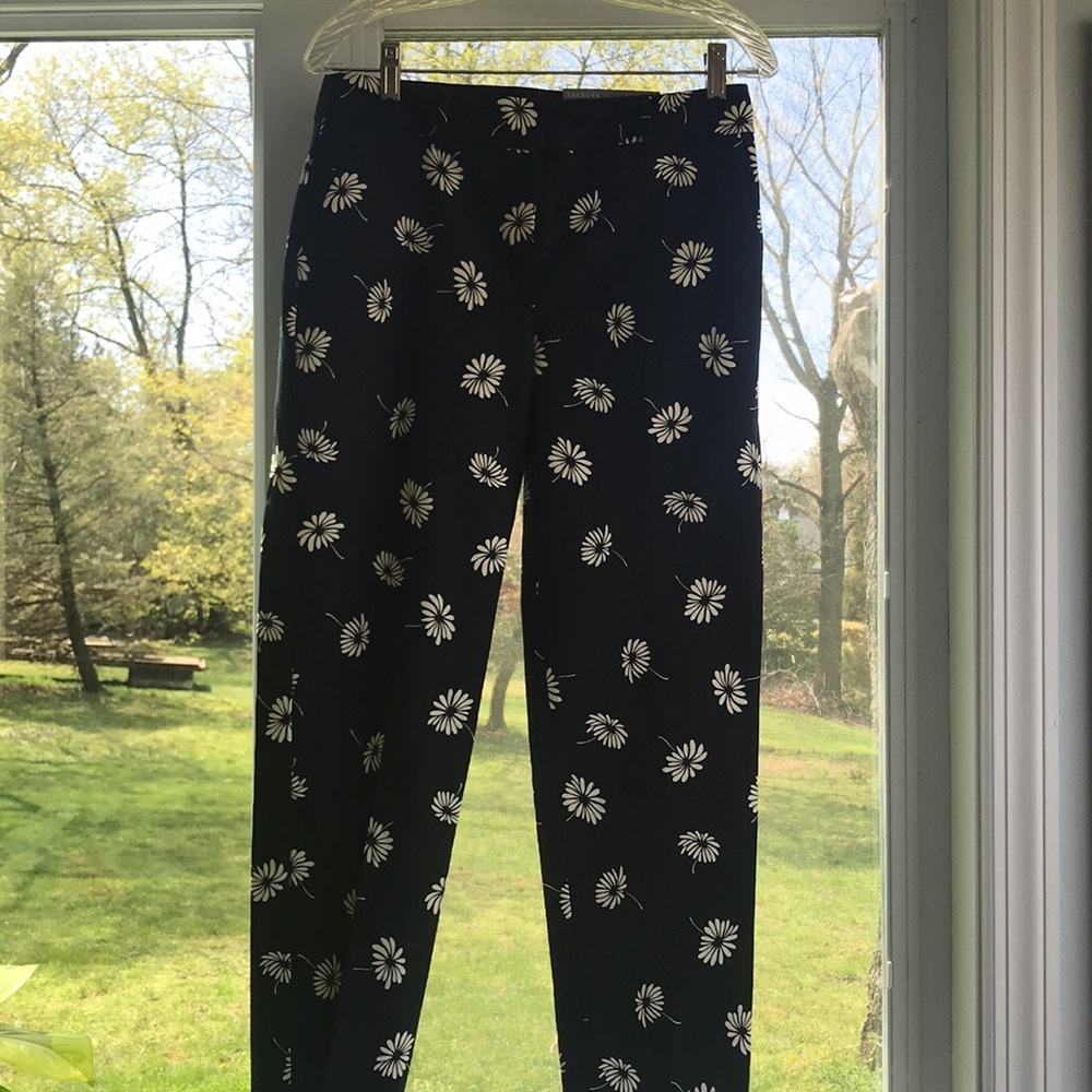 Petite spring and summer pants. 4P curvy NWT